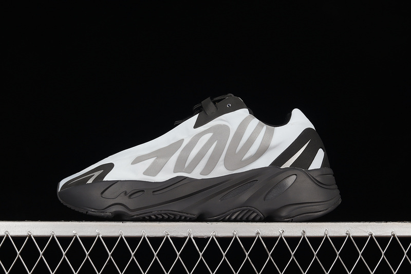 yeezy 700 420 GZ0711 YEEZY BOOST 700 BLUE TINT BLUE TINT BLUE TINT WOMAN 36 39 MAN 40 48 6FEB