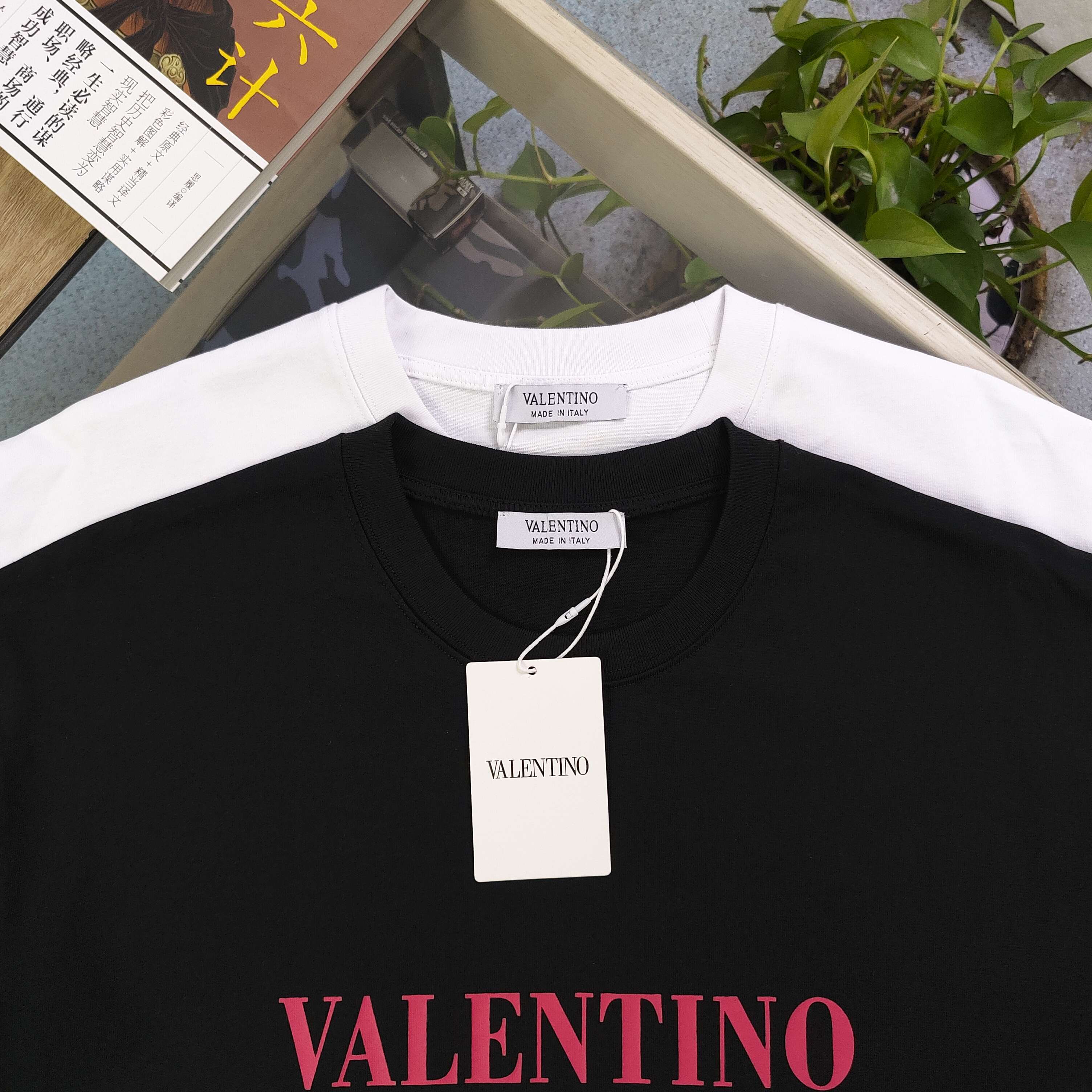 valentino tshirt/clothes-017