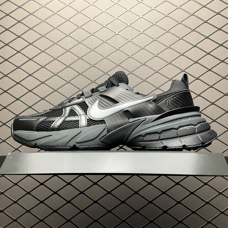 x nike shoes US 42 Nike V2K Run FD0736 001 Size 36 46B307