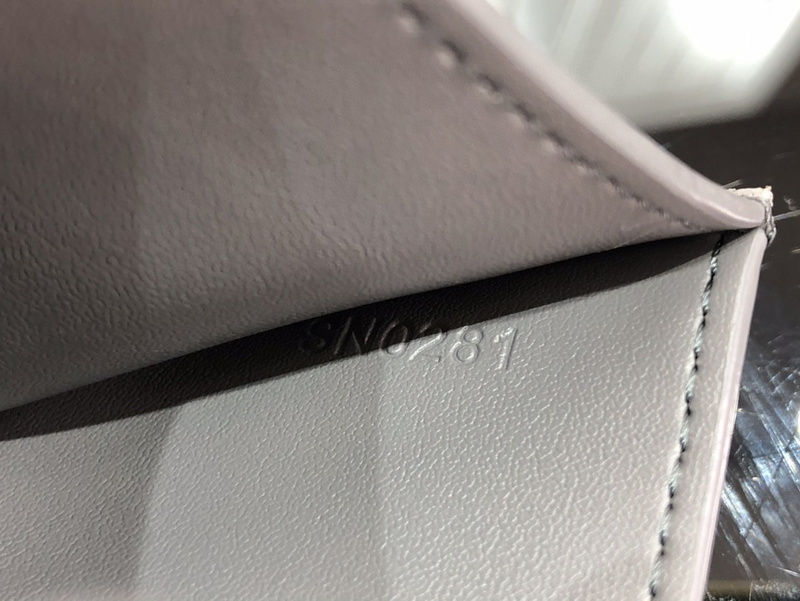 LV CARD HOLDER M69171H(5734)