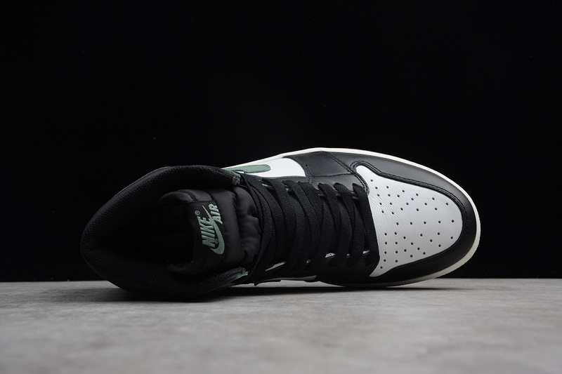 jordan 1 555088 135 AIR JORDAN 1 RETRO HIGH OG SUMMIT WHITE CLAY GREEN BLACK MAN 40 46 OG0022