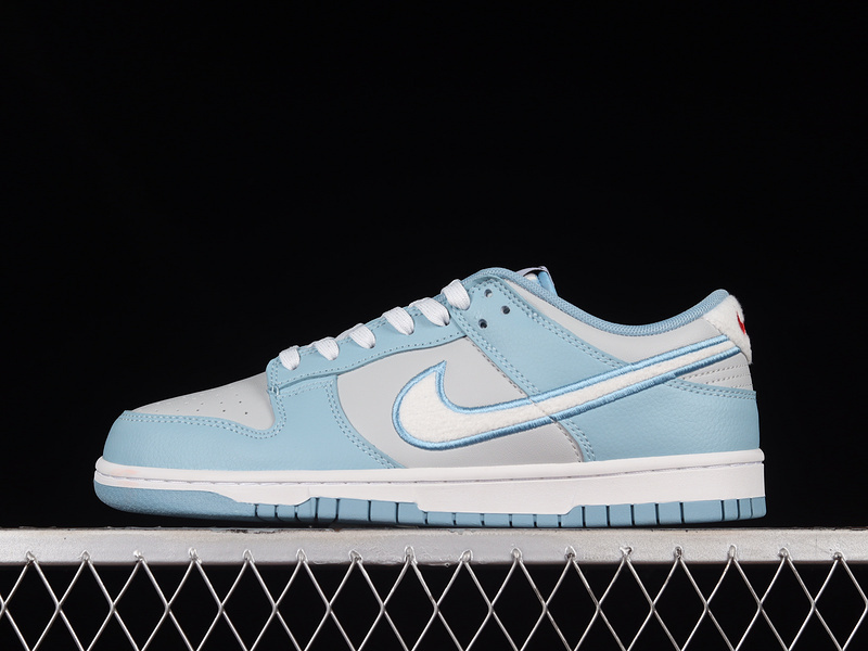 dunk 270 FB1871 011 DUNK LOW FLEECE SWOOSH LIGHT BLUE WOMAN 36 39 MAN 40 45 B935