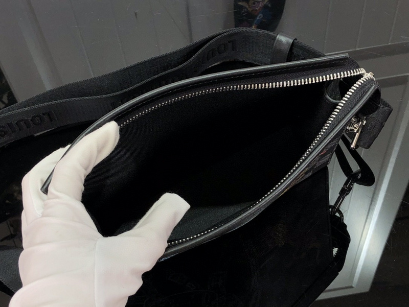 purses LV GASTON WEARABLE WALLET N646080615