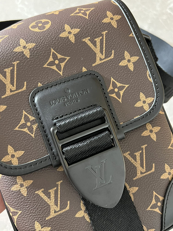 Lv Archy Messenger PM bag M46442 (190usd)(79AC)
