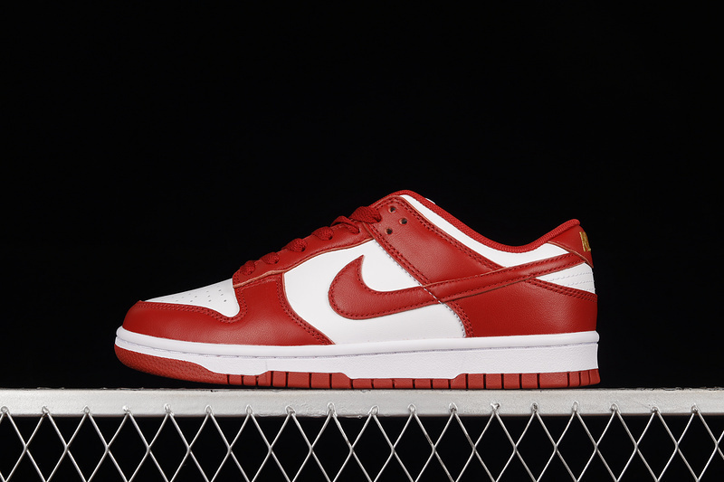 dunk 330 DD1391 602 SB DUNK LOW GYM RED WHITE UNIVERSITY GOLD GYM RED WOMAN 36 39 MAN 40 46 E