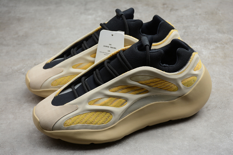 yeezy 700 500 G54853 CJ YEEZY 700 V3 SRPHYM BEIGE BLACK YELLOW WOMAN 36 39 MAN 40 47 4D45