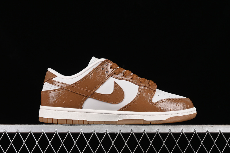dunk 280 FJ2260 001 SB DUNK LOW LX BROWN OSTRICH PHANTOM ALE BROWN SAIL METALLIC GOLD UNISEX