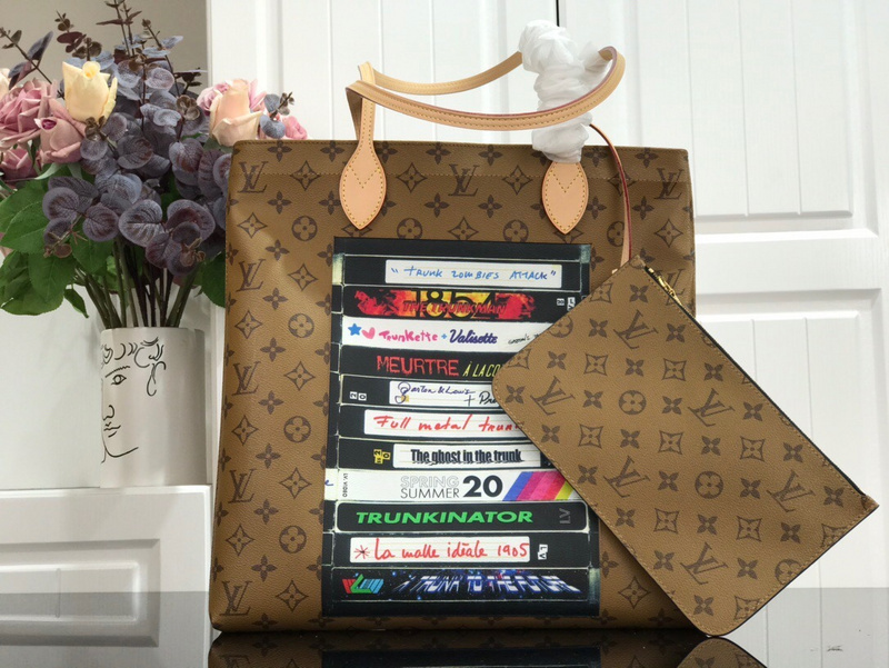 louis vuitton LV CARRY IT BAG M4519847BA