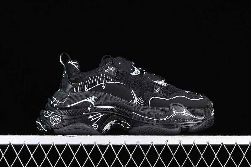 triple s 480 W2FW60102 BA LEN CIAGA TRIPLE S WHITE BLACK WOMAN 35 39 MAN 40 46 D14B