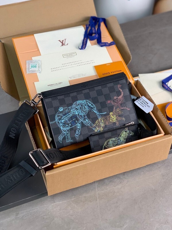 shoulder bag Lv Alpha Wearable5231