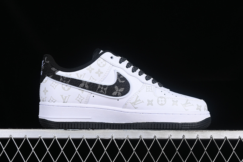 air force 1 340 CV0670 700 AIR FORCE 1 07 LOW L V WHITE BLACK WOMAN 36 39 MAN 40 45 56E0