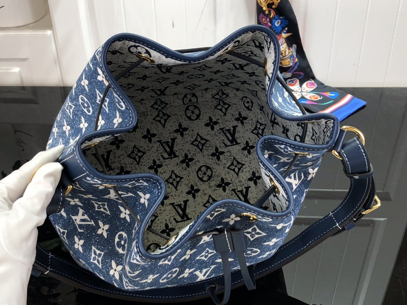 purses LV PETIT NOE BAG M59606A698