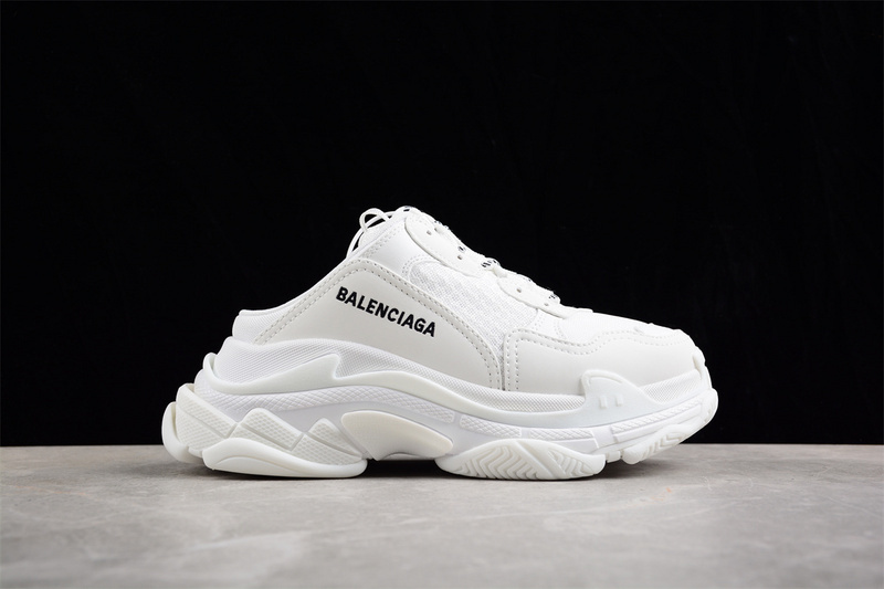triple s 470 W2F50125 BA LEN CIAGA TRIPLE S SNEAKER WHITE BLACK WOMAN 35 39 MAN 40 46 409A