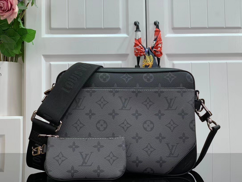 louis vuitton LV TRIO MESSENGER M69443E657