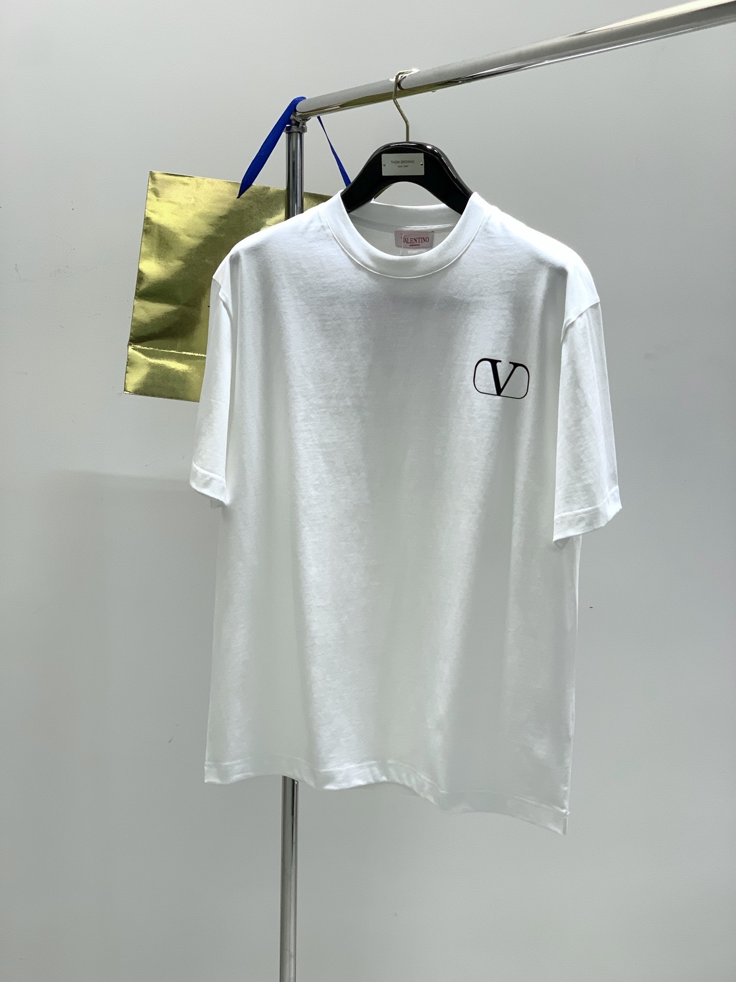 valentino tshirt/clothes-021