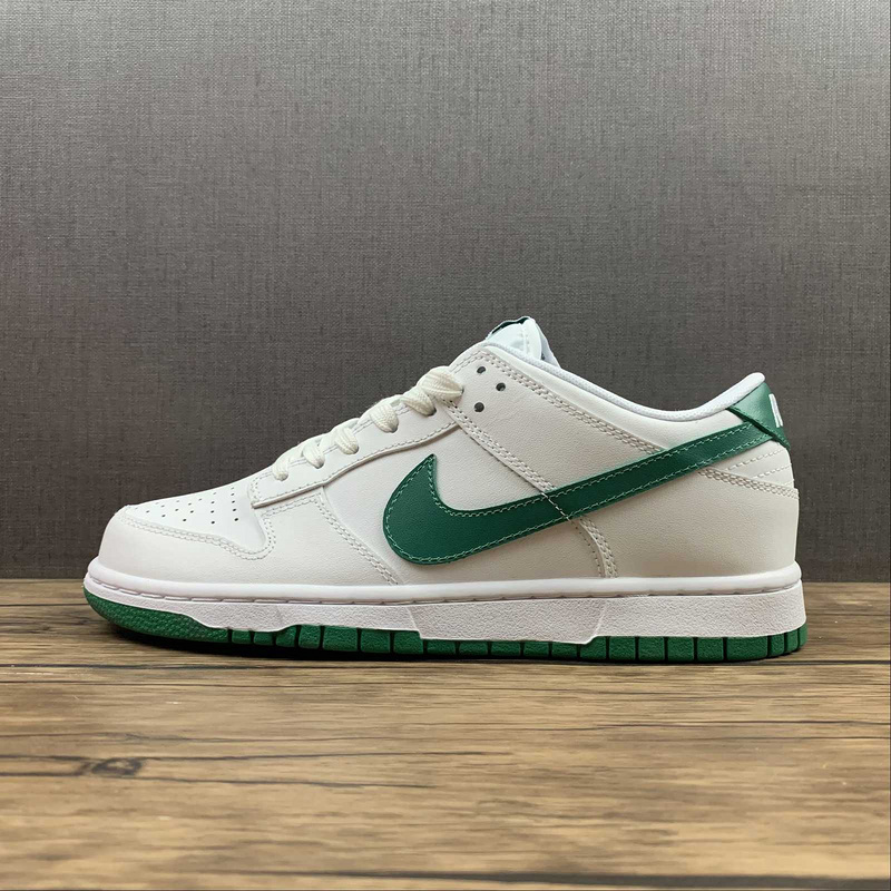 dunk 360 DD1503 112 SB DUNK LOW WHITE LUCKY GREEN WHITE WOMAN 36 39 MAN 40 46 0829
