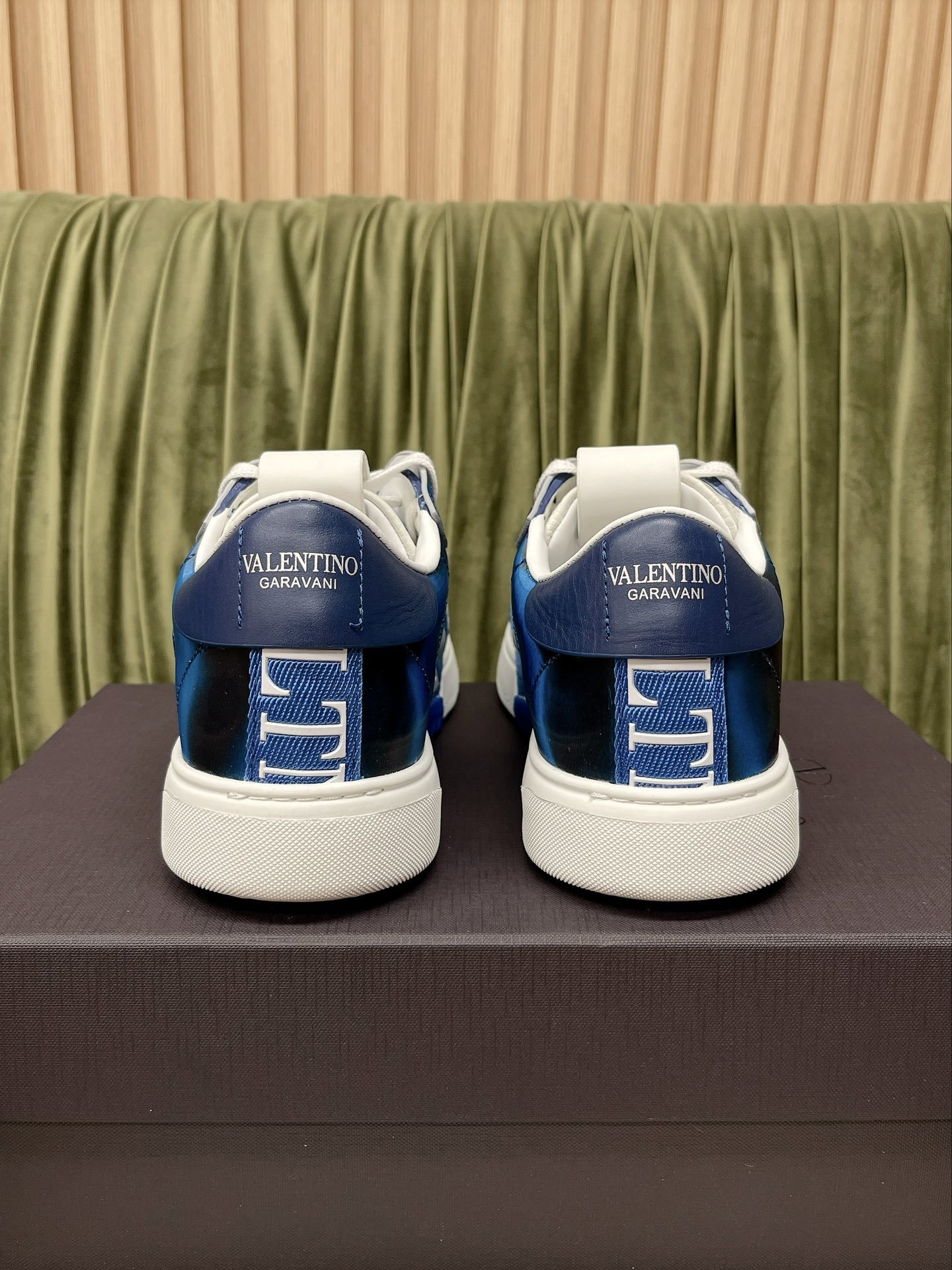 valentino shoes /sneakers-689