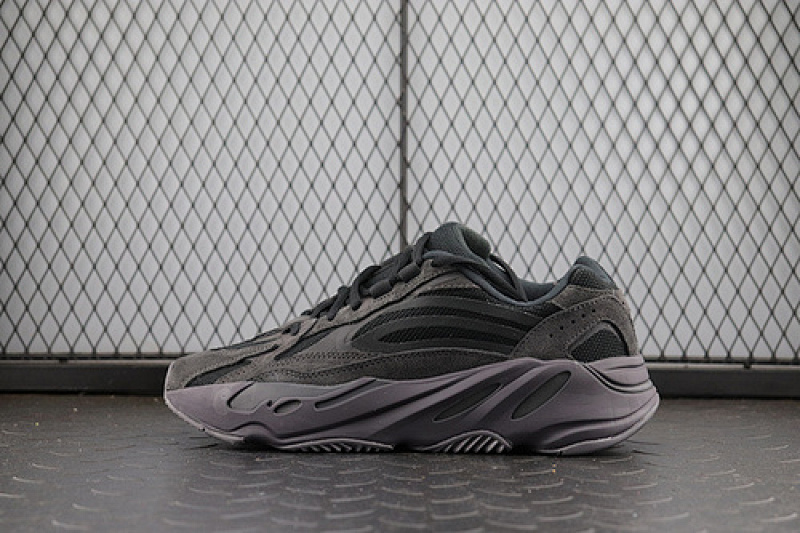 h12 【530】[FU6684]-[H12 YEEZY BOOST 700 V2 VANTA VANTA∕VANTA]-[WOMAN︰36-39]-[MAN︰40-4