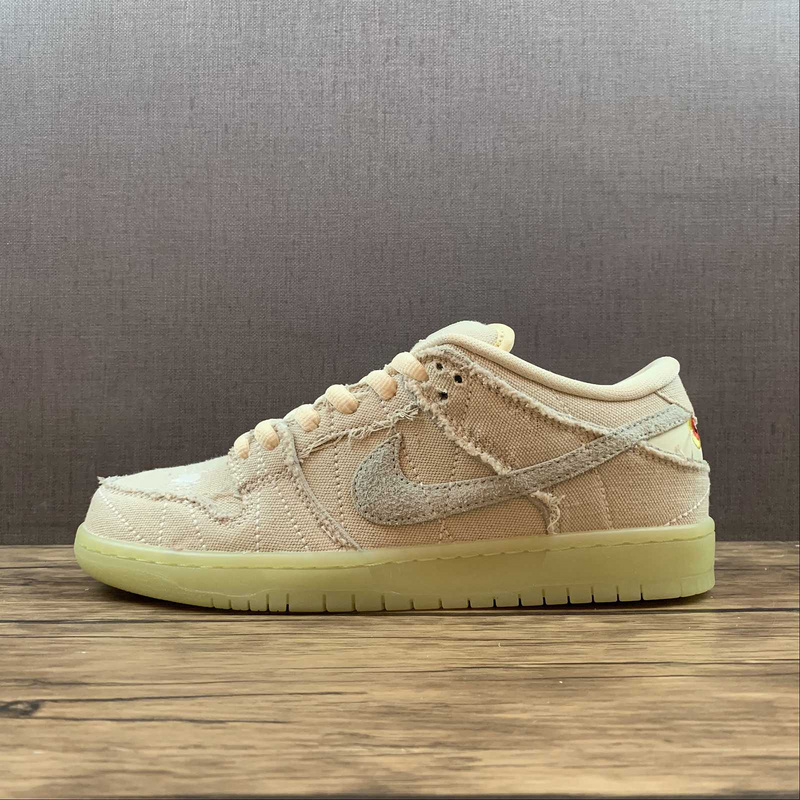 dunk 450 DM0774 111 SB DUNK LOW MUMMY COCONUT MILK SEAFOAM YELLOW STRIKE WOMAN 36 39 MAN 40 4