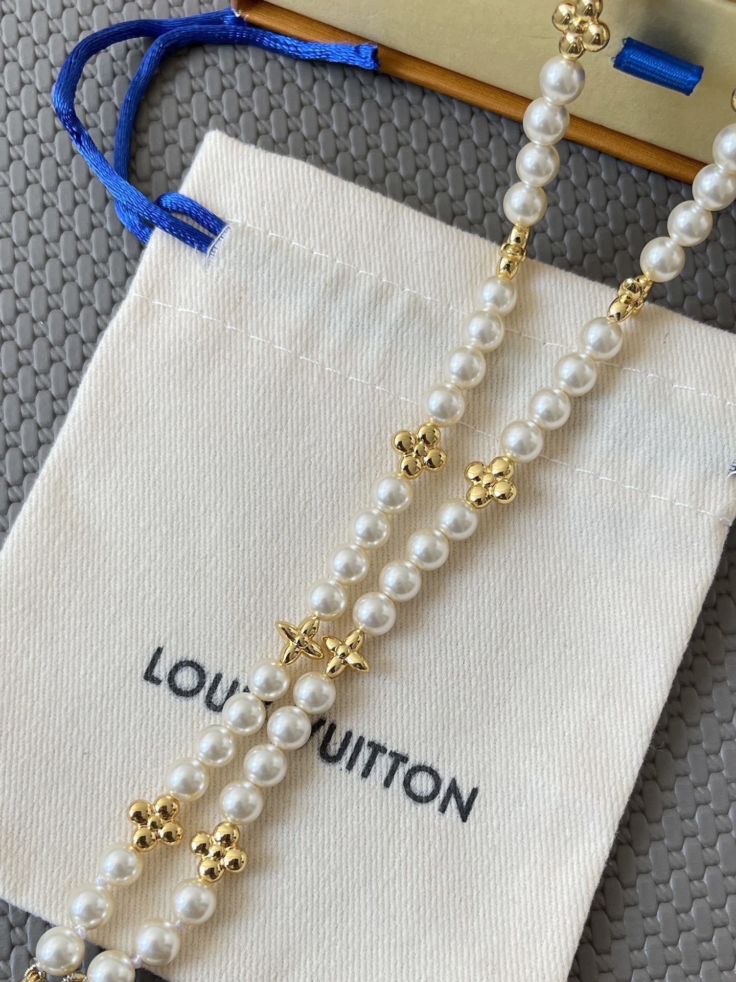 LV jewelry -LV 0009