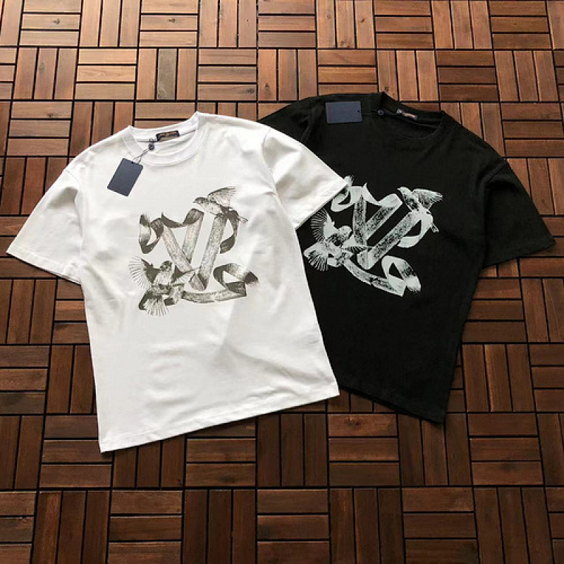 t shirts . 98 L T SHIRT 1031111 im 168cm 55kg i wear size XS in the phot 846A