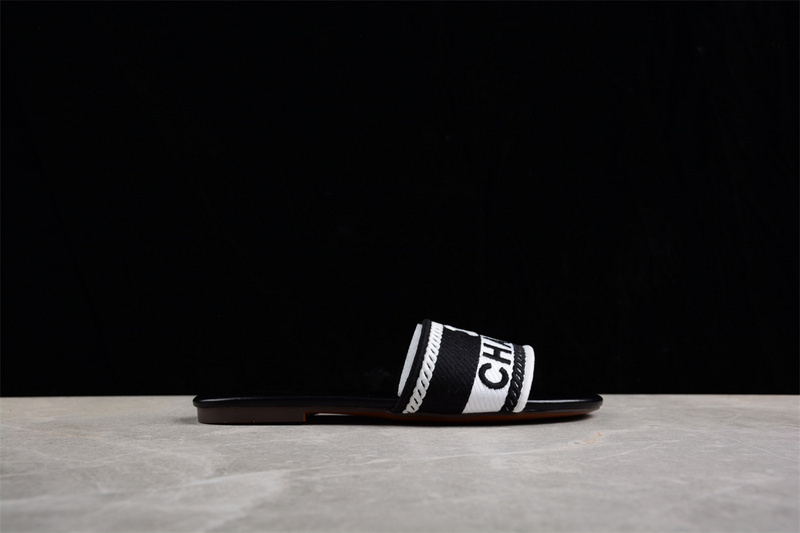 Sandal 【280】[EMBROIDERED SLIPPERS WHITE∕BLACK]-[WOMAN︰34-40] BF78