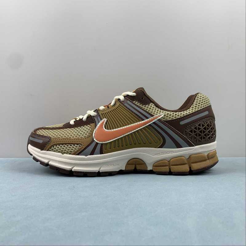 nike zoomx invincible run flyknit3 Nike Zoom Vomero 5 FB9149 700 36 45FE1C