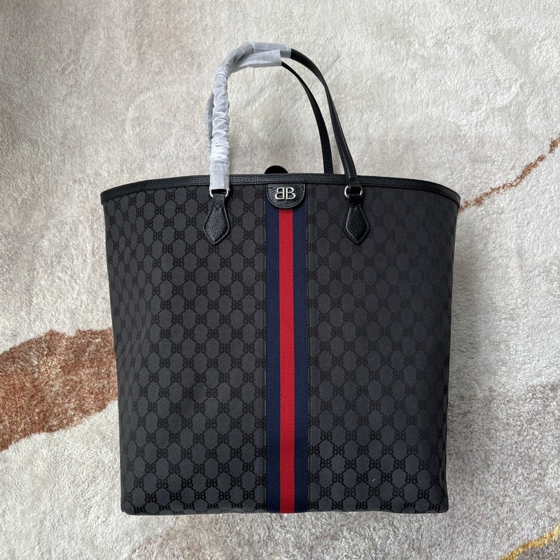Gucci bags GG Hacker 680127(6B1D)