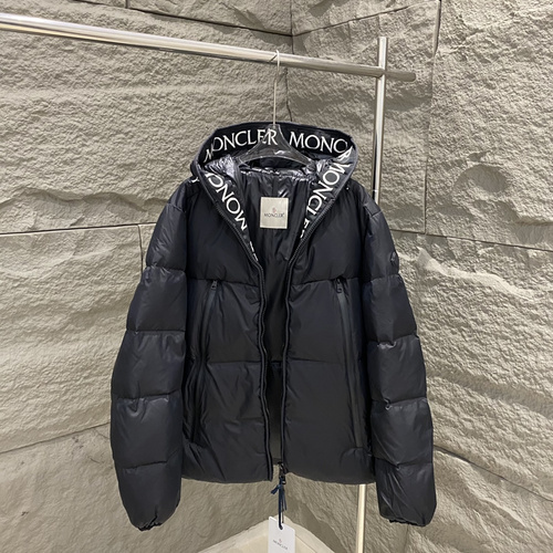 Moncler M0N﹡CLE﹡ COAT 8102
