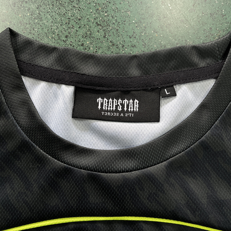 trapstar 120 T football jersey Black Lime B5F5