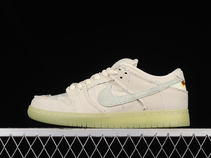 dunk 450 DM0774 111 DUNK LOW SB MUMMY COCONUT MILK SEAFOAM YELLOW STRIKE WOMAN 36 39 MAN 40 4