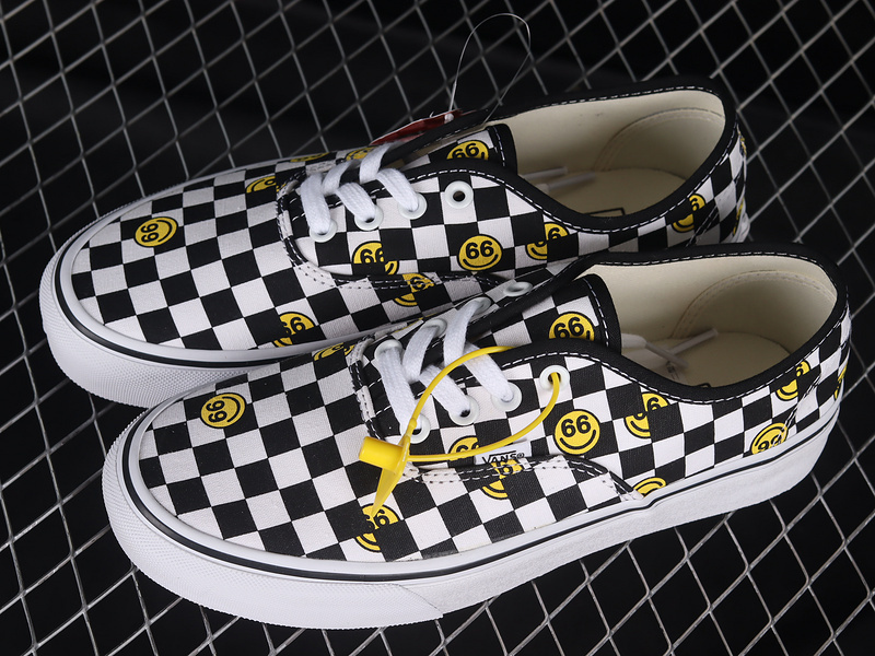 [VN000EE3B9]-[OLD SKOOL SMILEY FACE CHECKERBOARD BLACK∕BLACK∕WHITE]-[WOMAN︰35-39...(8445)