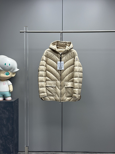 Moncler M0N﹡CLE﹡ COAT B30D