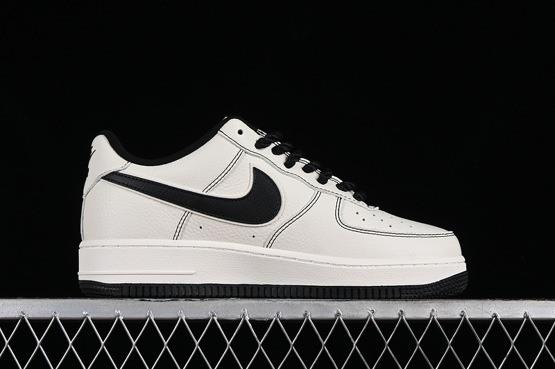 air force 1 340 UT2023 201 UNDEFEATED X AIR FORCE 1 07 LOW BLACK WHITE WOMAN 36 39 MAN 40 45