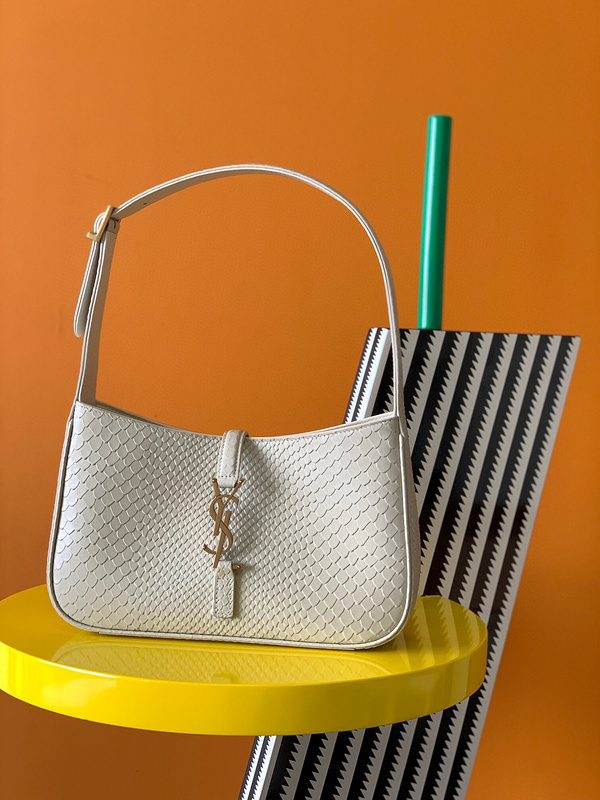 designer bags Size︰24.5x16.0x6.0cm D549