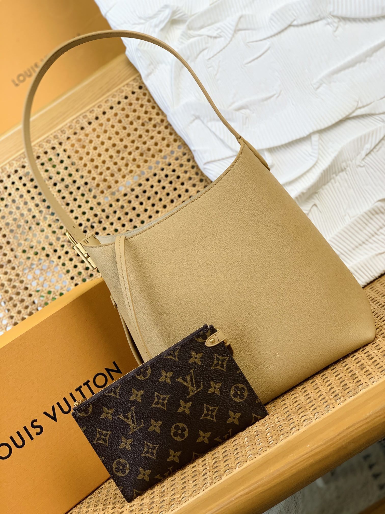LV-Handbags M25352 Apricot(9611)