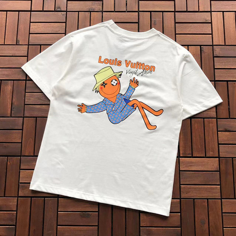 t shirts .108 L T SHIRT 1130406 im 168cm 55kg i wear size S in the phot C59B