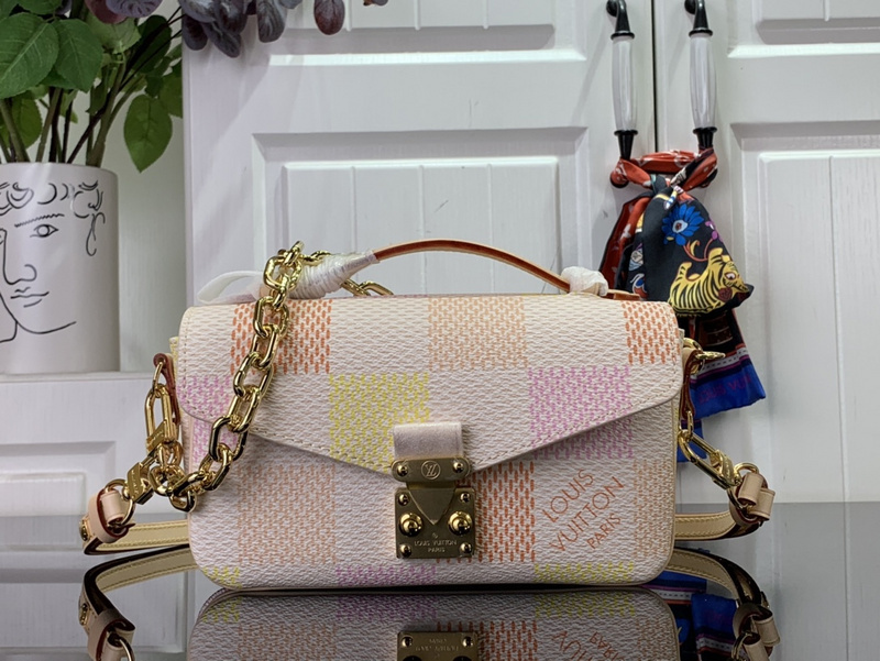 purses LV POCHETTE M TIS EAST WEST n40749F157