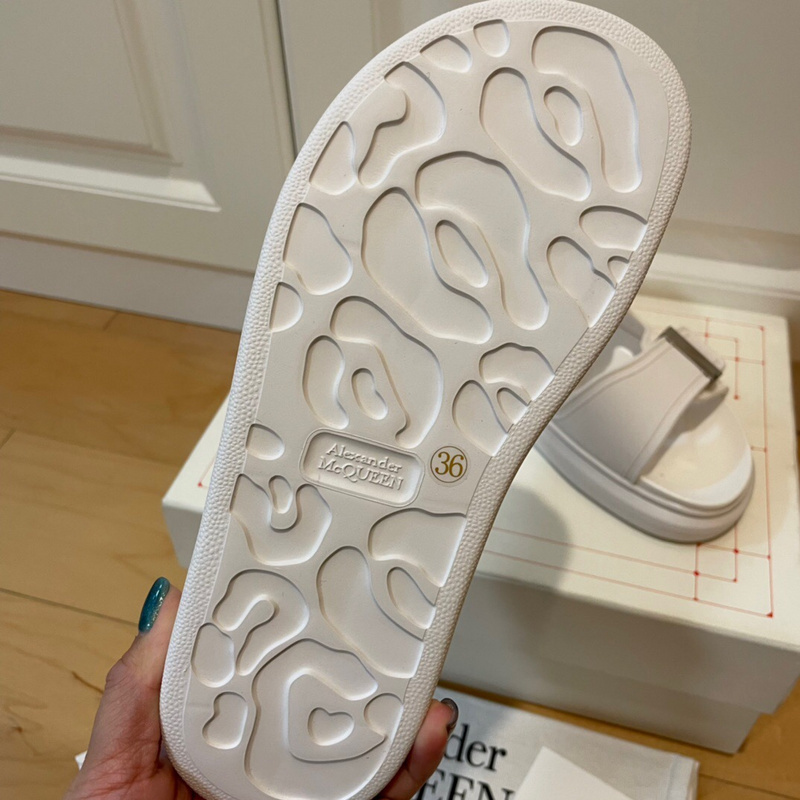 karl lagerfeld Alexander McQUEEN 85 USD with free shippingAC59