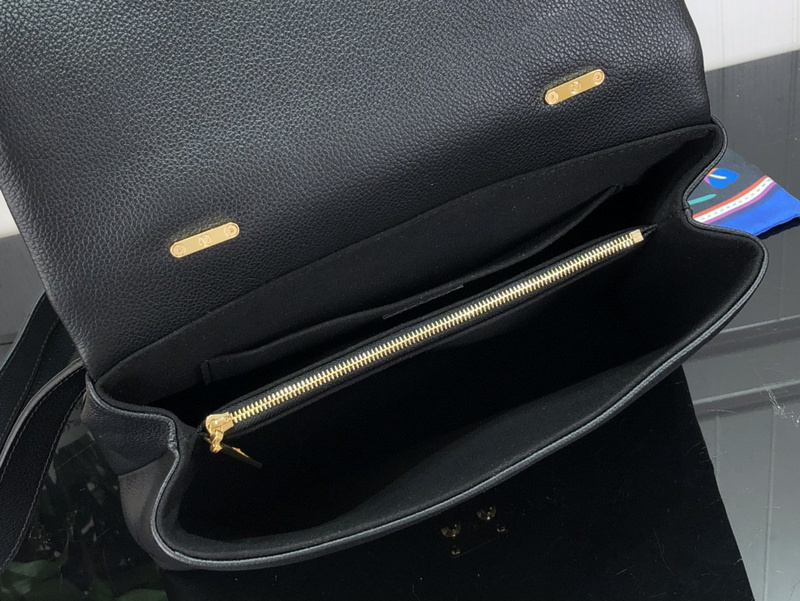 purses LV MADELEINE MM M459763D79