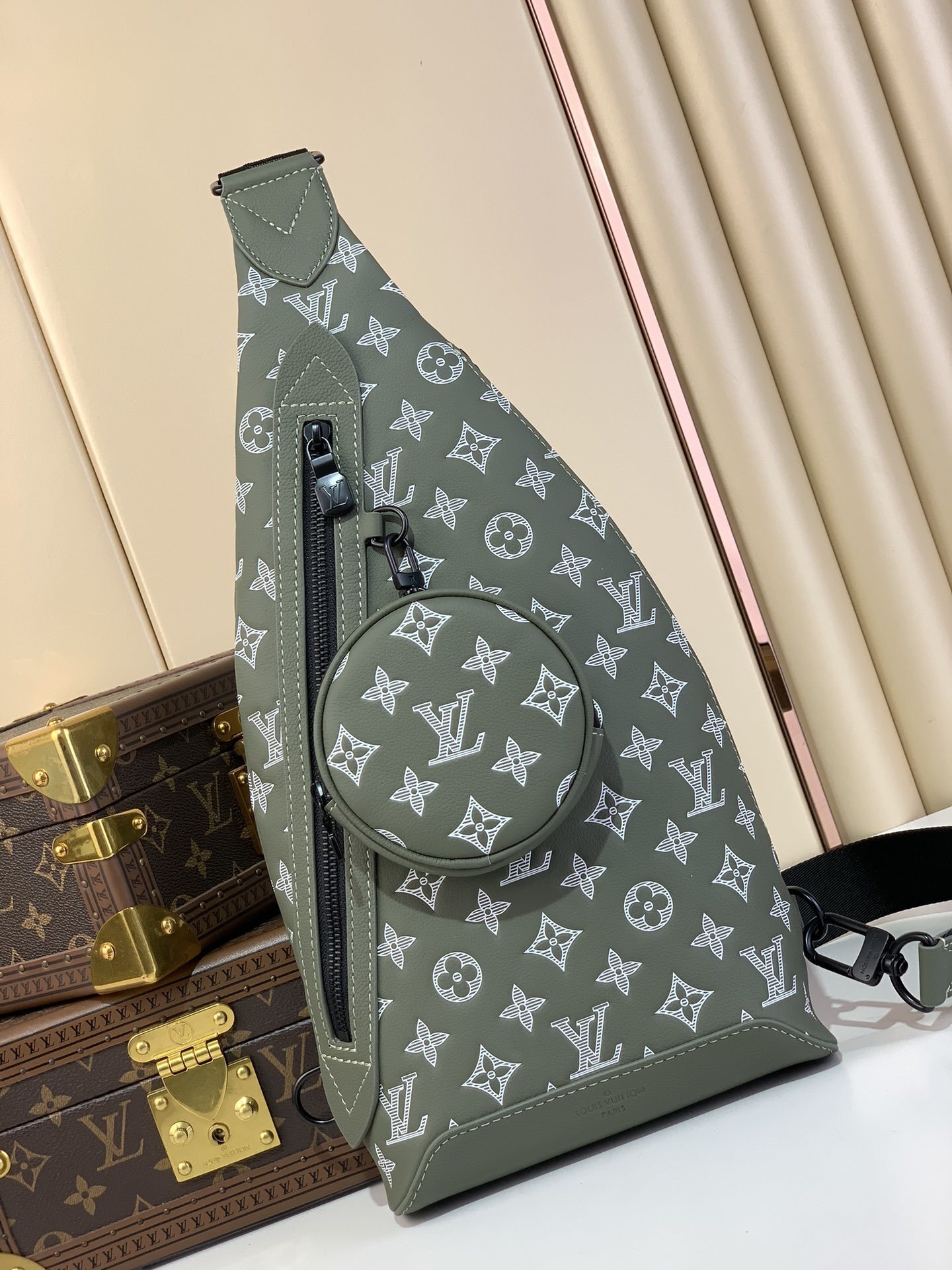 LV-Handbags m12486(32FF)