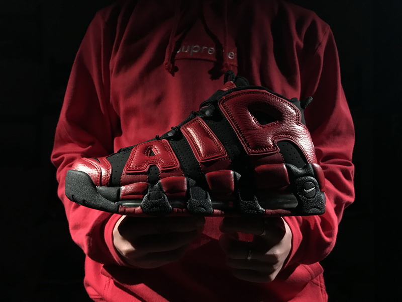 uptempo black red 0889