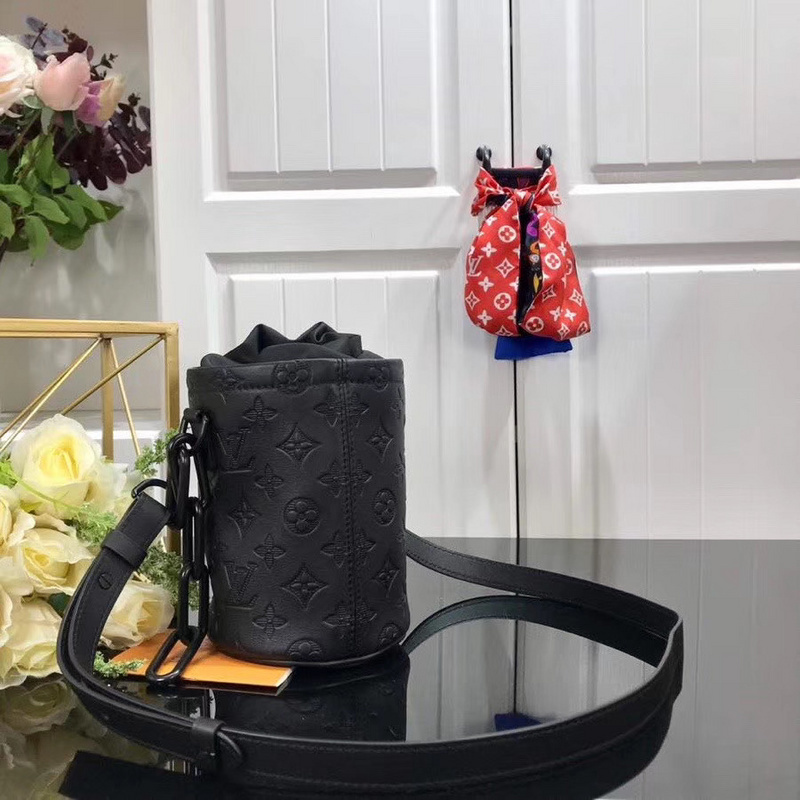 louis vuitton LV CHALE NANO BAG M446287B29