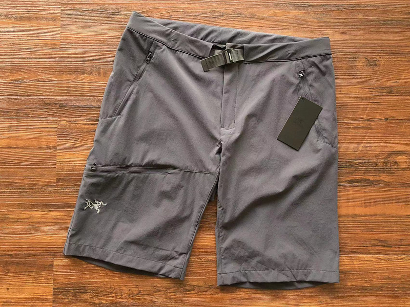 arcteryx 136 AR E X SHORTS im 185cm 90kg i wear size 34 in the phot 660601 B4F1