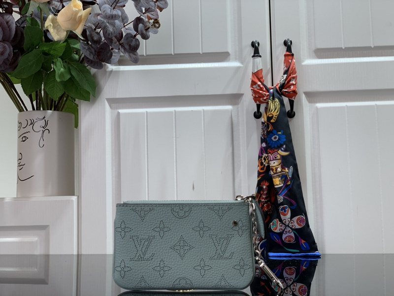 LV KEY POUCH M69508(0BFB)