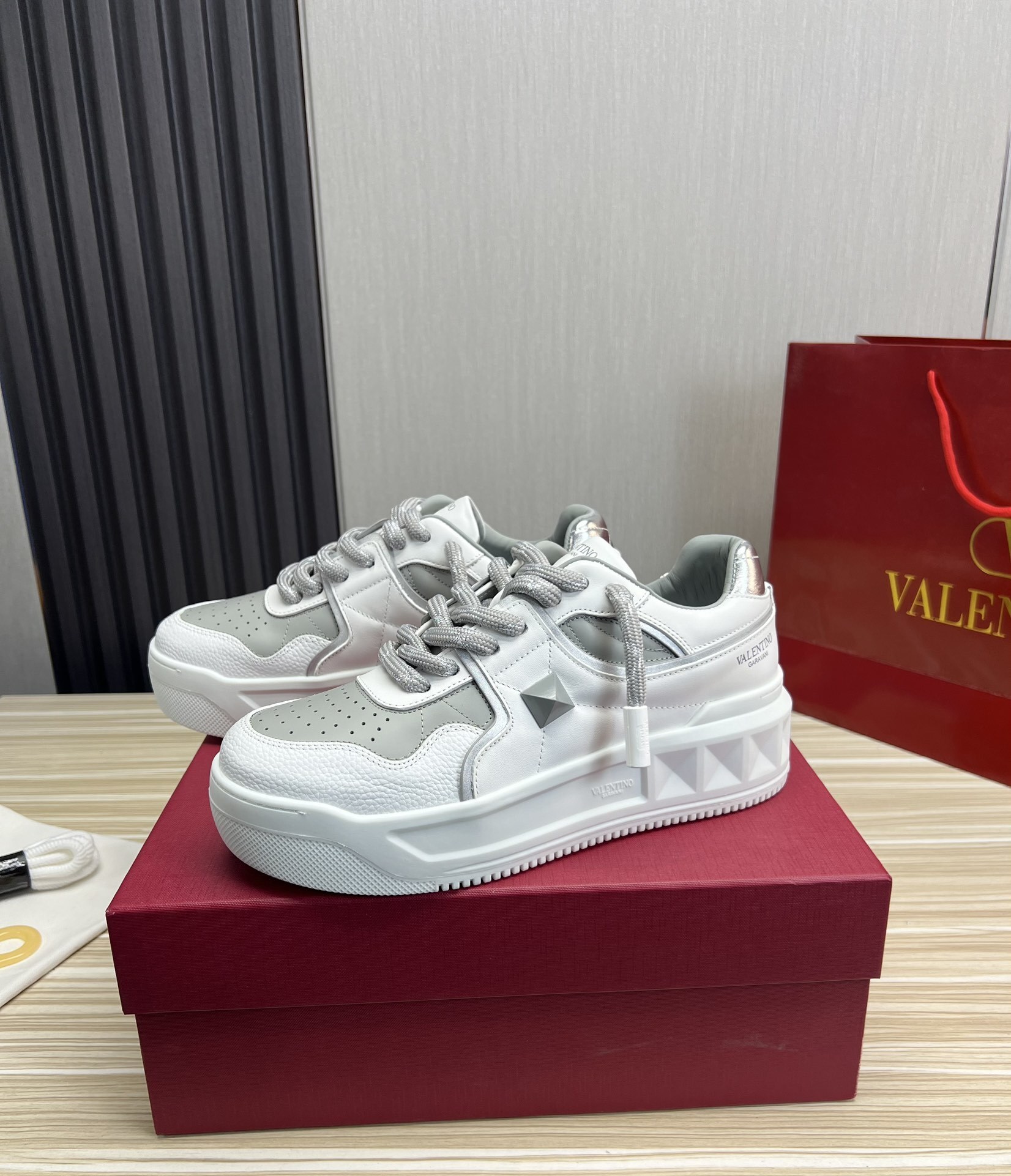 valentino shoes /sneakers-536