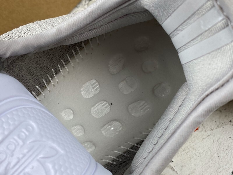 yeezy 350 500 FX9017 OWF YEEZY BOOST 350 V2 TAIL LIGHT TAIL LIGHT TAIL LIGHT UNISEX ... 8E4F