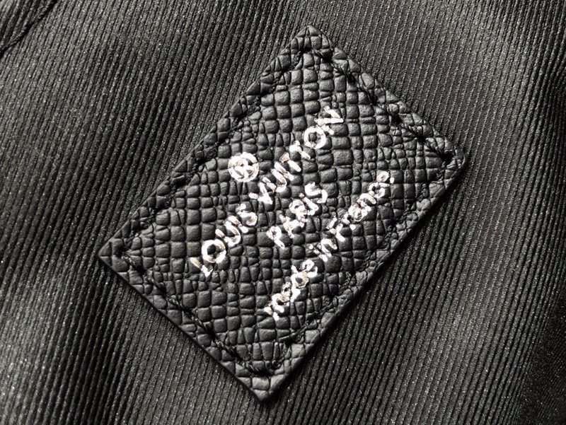 LV SLIM BRIEFCASE M30810(50F3)