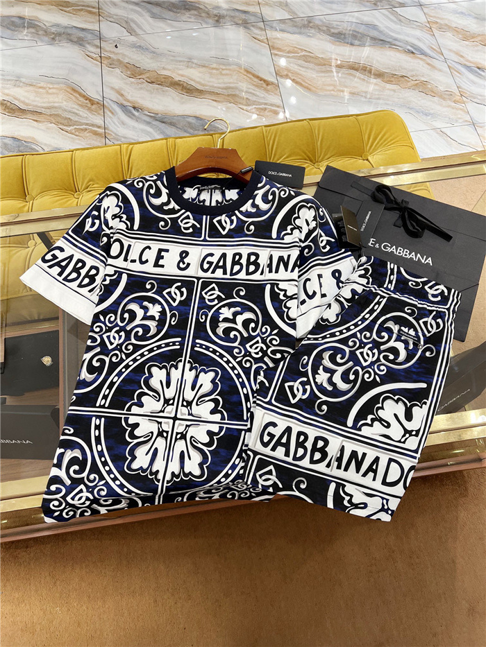 Dolce & Gabbana Clothes D﹡lce & Gabbana T Shirt∕Shorts Top Version $140∕140 F70F