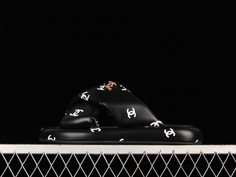 Sandal 【300】[A2507]-[CHA﹡NEL 22 PLATFORM SLIP-ON SLIPPERS BLACK∕BLACK∕WHITE]-[WOMAN︰35-